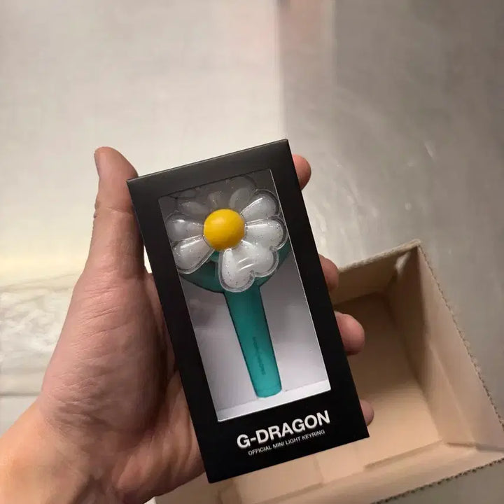 [BUNJANG] G-DRAGON Daisy Mini Light Keychain / G-DRAGON 데이지 미니 라이트 키링