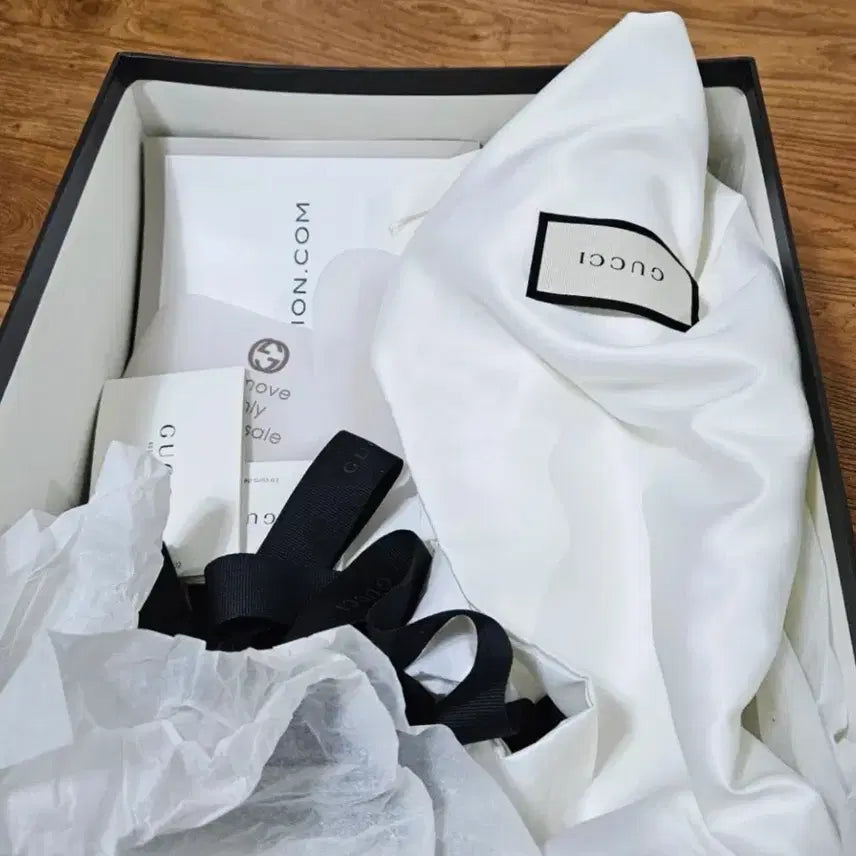 [BUNJANG] Gucci Rhyton Sneakers / 구찌라이톤