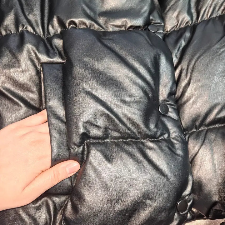 [BUNJANG] Y2K Street Kitsch Glossy Black Short Padded Jacket / [중고/택포] y2k 스트릿 키치 유광 블랙 숏패딩