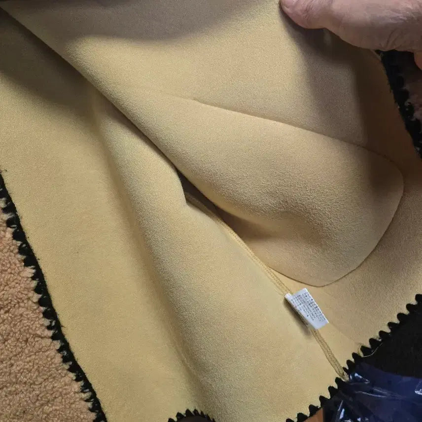 [BUNJANG] YANAKI Puffy Jacket / YANAKI 연한황토 뽀글이 자켓