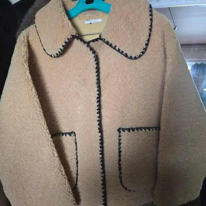 [BUNJANG] YANAKI Puffy Jacket / YANAKI 연한황토 뽀글이 자켓