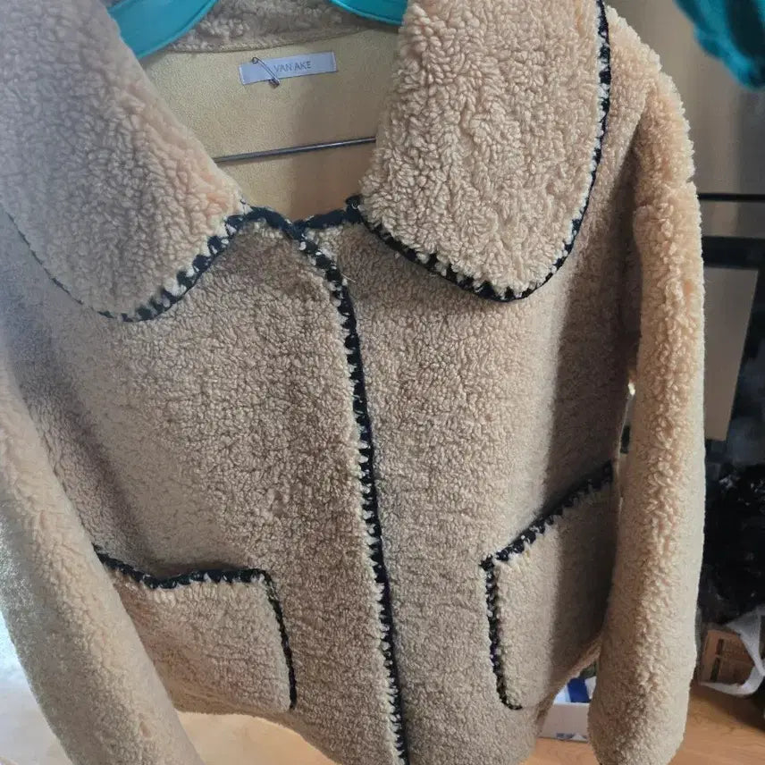 [BUNJANG] YANAKI Puffy Jacket / YANAKI 연한황토 뽀글이 자켓