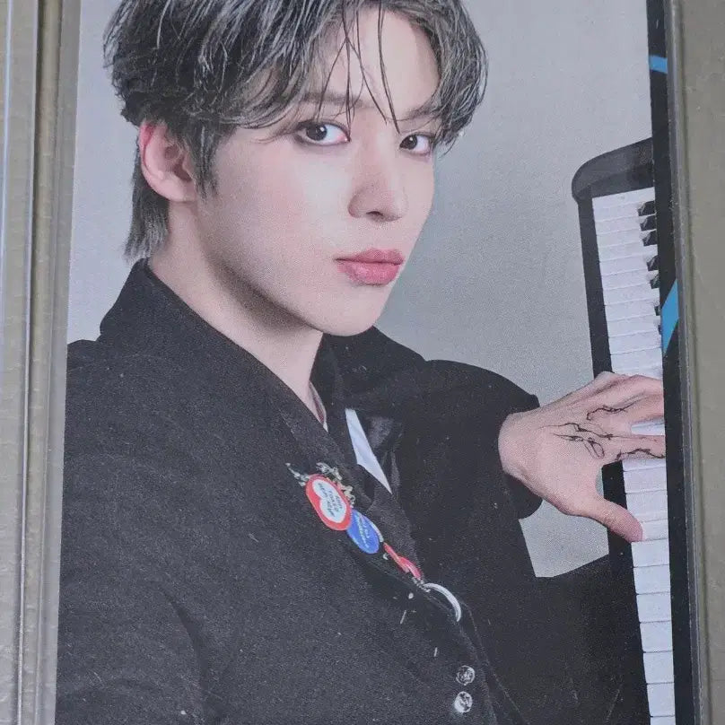 에이티즈 윤호 2025 시즌그리팅 포카 ateez yunho