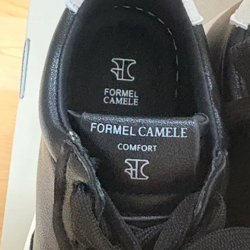 [BUNJANG] Pommel Chamele Women's Sneakers Black / 포멜 카멜레 여성 스니커즈 블랙 235