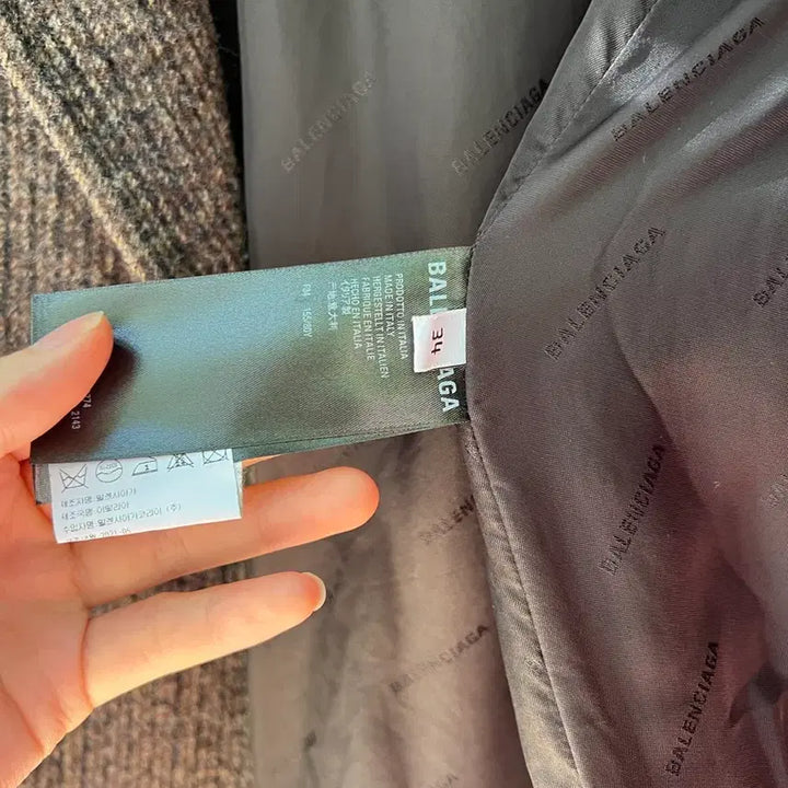 [BUNJANG] Balenciaga Distressed Coat Runway Piece / 발렌시아가 디스트로이드 디스트레스드 코트 런웨이피스