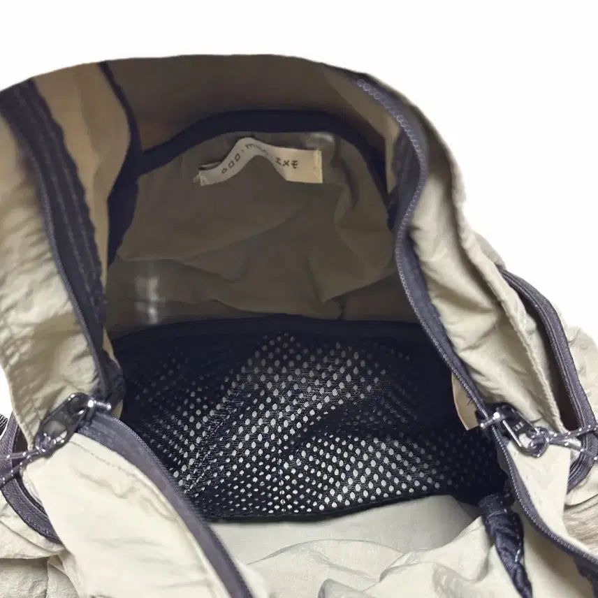 [BUNJANG] EmeMogarden Soft Khaki Backpack / 에메모가든 소프트카키 백팩 75