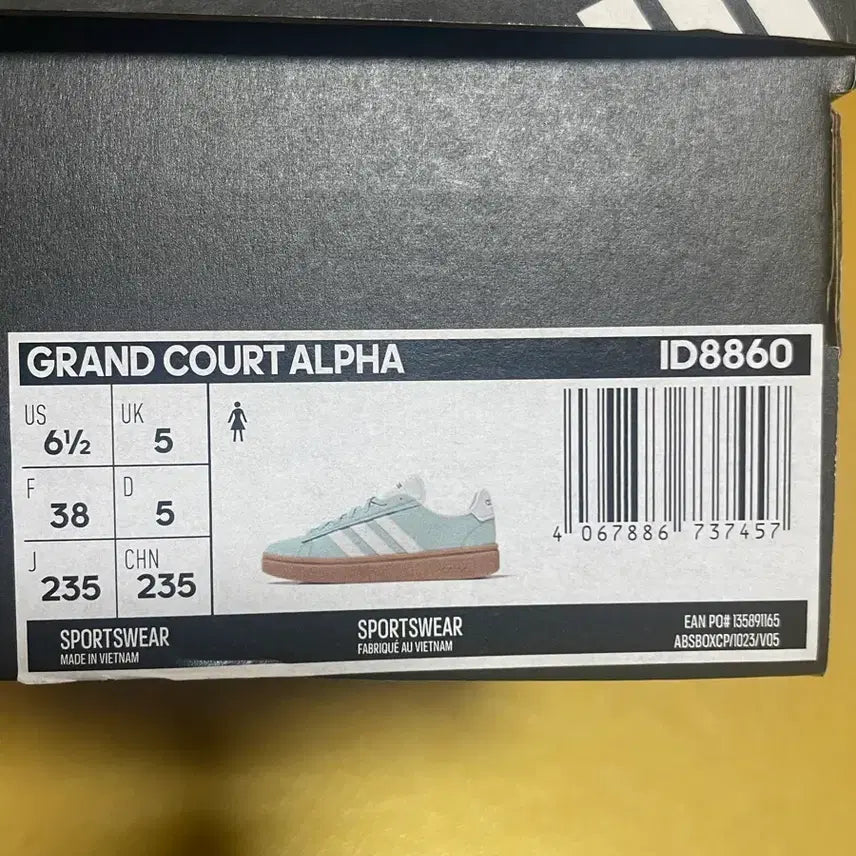 [BUNJANG] Adidas Sneakers 235 Triangle Material Shoes / 아디다스 운동화 235 판매(새상품)