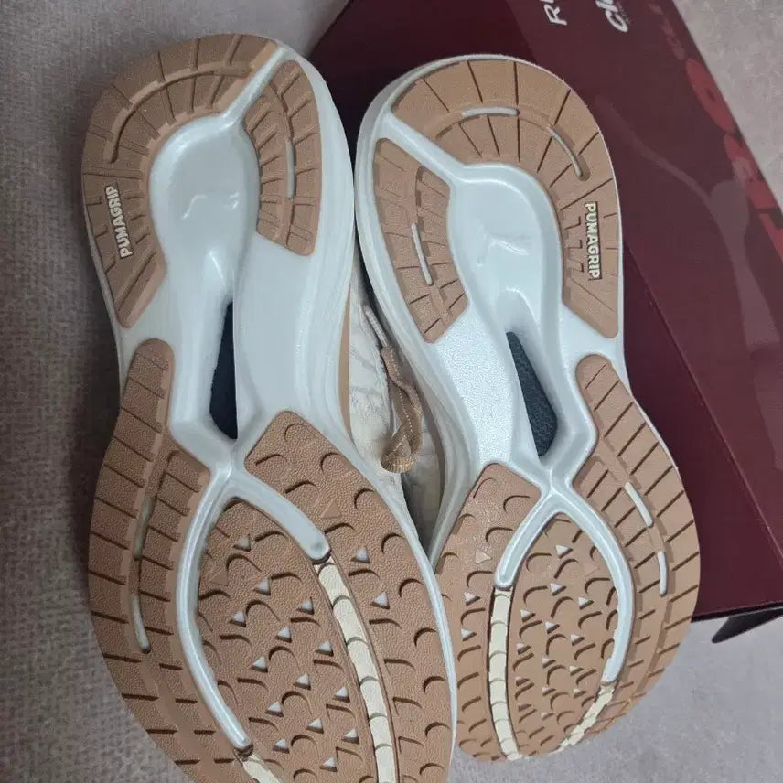 [BUNJANG] Puma CLR x Deviate Nitro 2 Running Shoes / (265) 푸마 x 씨엘르 디비에이트 나이트로2