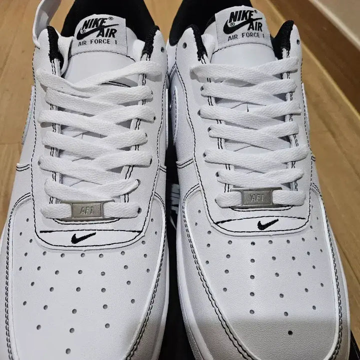 [BUNJANG] Nike Air Force 1 White Black Stitch Sneakers / 나이키 에어포스1 흰검 스티치 운동화