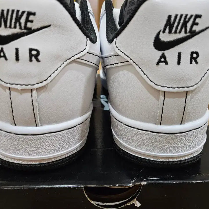 [BUNJANG] Nike Air Force 1 White Black Stitch Sneakers / 나이키 에어포스1 흰검 스티치 운동화