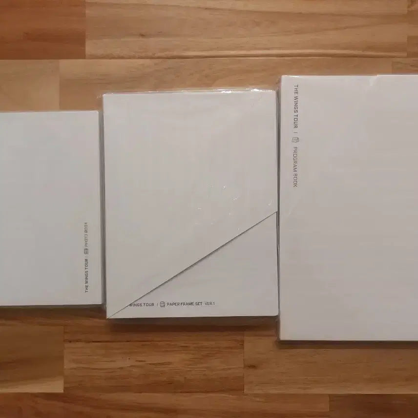 [BUNJANG] BTS Wings Tour Paper Frame/Photobook/Program Book Bundle Set / BTS 방탄소년단 윙즈 투어 페이퍼 프레임/포토북/프로그램북 세트