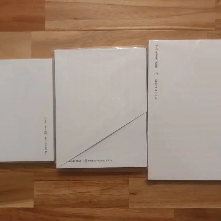 [BUNJANG] BTS Wings Tour Paper Frame/Photobook/Program Book Bundle Set / BTS 방탄소년단 윙즈 투어 페이퍼 프레임/포토북/프로그램북 세트