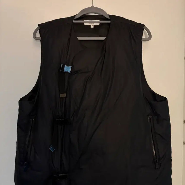 [BUNJANG] Artifact Puffer Vest / 아트이프액츠 패딩푸퍼 조끼