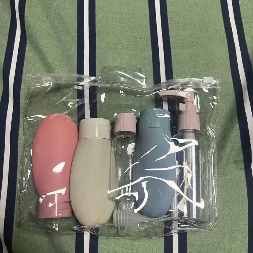 [BUNJANG] Travel-sized Cosmetic Container Set / 여행용 화장품 용기 세트 휴대용 공병