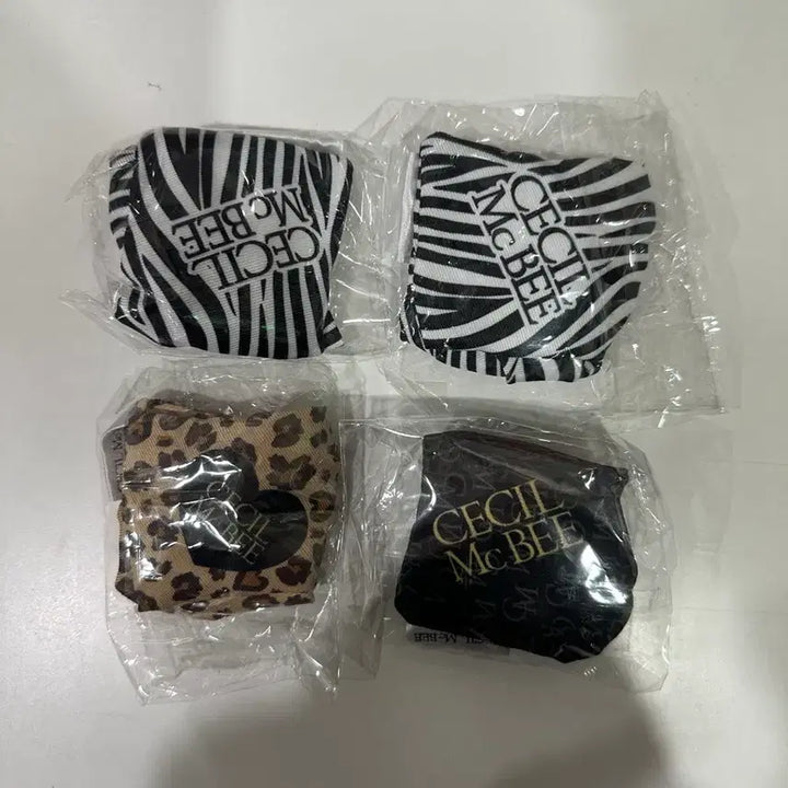 [BUNJANG] Keyring Cecil McBee Ribbon / 가챠 뽑기 키링 Cecil McBee 세실맥비 리본