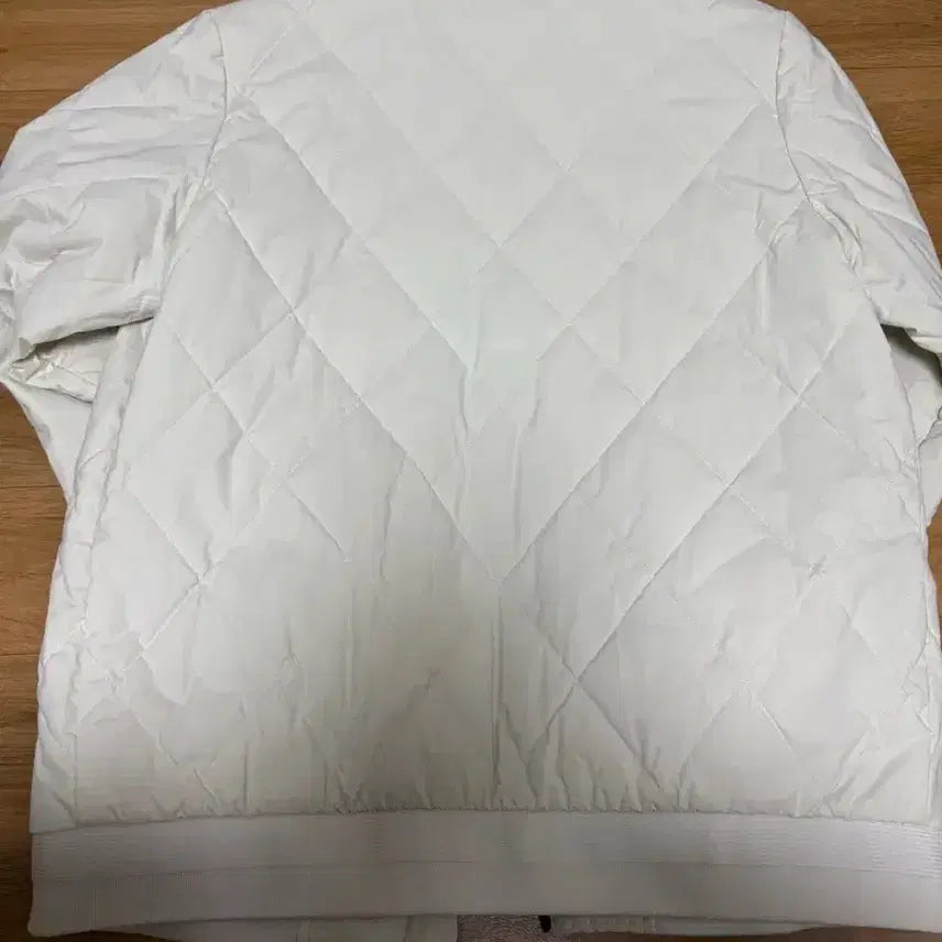 [BUNJANG] Discovery Quilting Bomber Jacket - Ivory / 디스커버리 퀼팅 봄버 아이보리