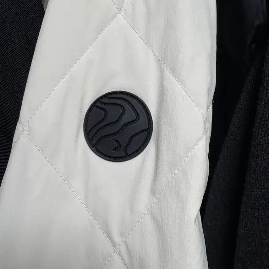 [BUNJANG] Discovery Quilting Bomber Jacket - Ivory / 디스커버리 퀼팅 봄버 아이보리