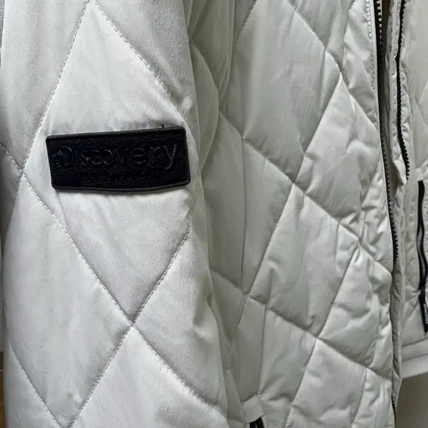 [BUNJANG] Discovery Quilting Bomber Jacket - Ivory / 디스커버리 퀼팅 봄버 아이보리