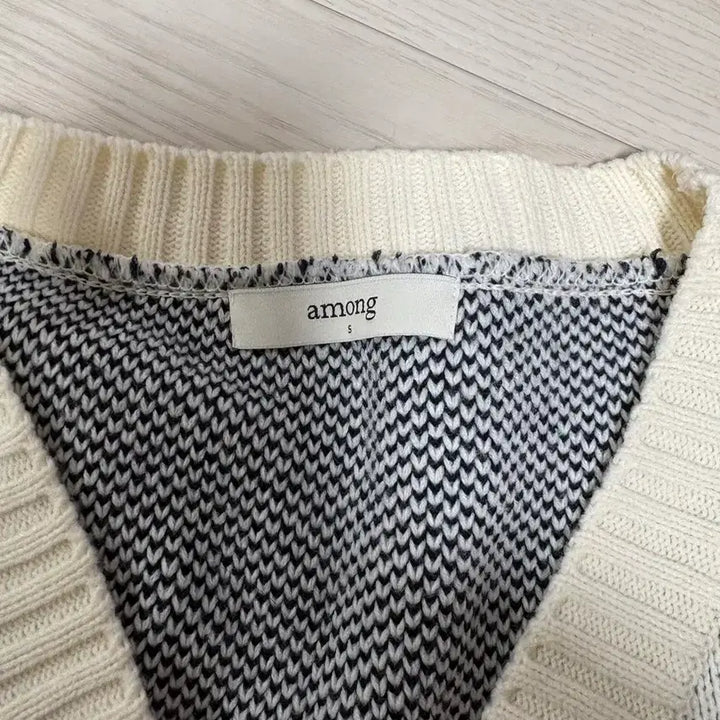 [BUNJANG] Knit Vest / Among 니트조끼