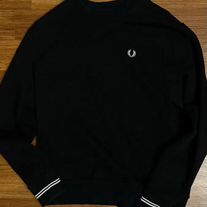 [BUNJANG] Fred Perry Sweatshirt (Black, L) / 프레드페리 맨투맨 L 블랙 스웨트셔츠