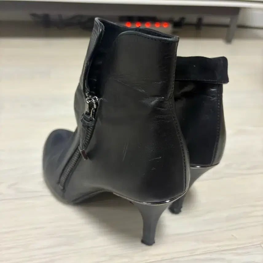 [BUNJANG] Kissa Leather Ankle Boots 235 / Kissa 가죽앵클부츠 235