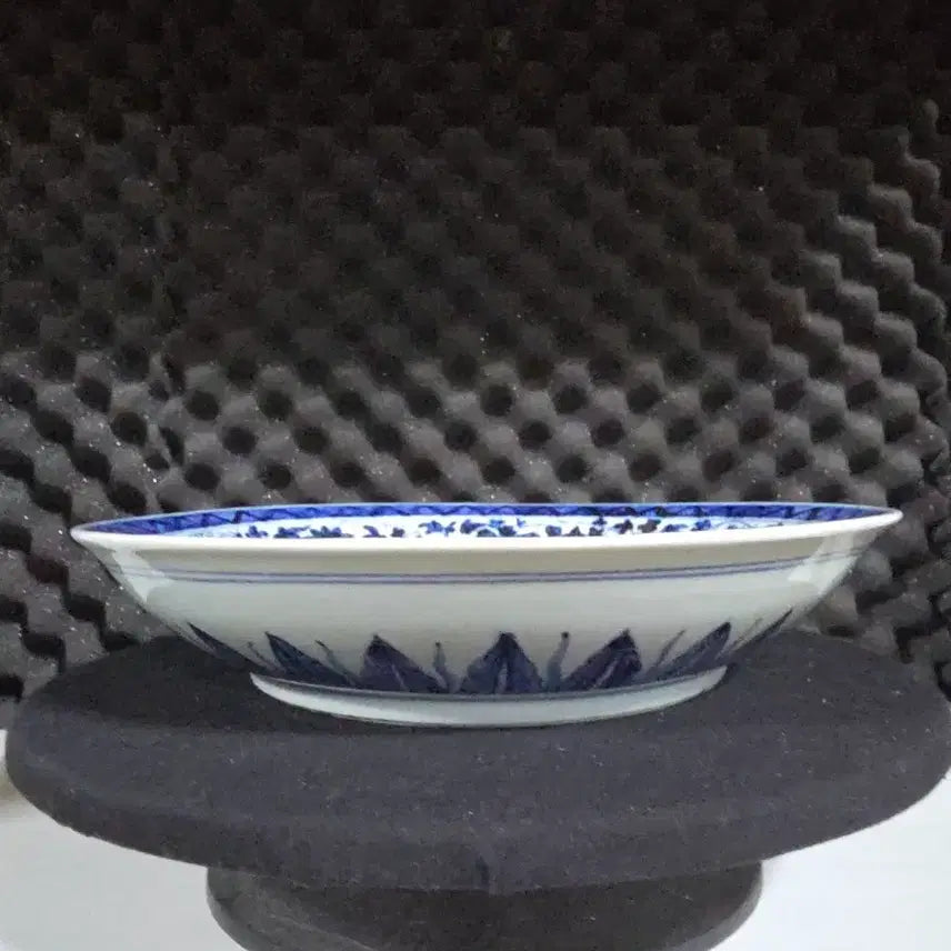 [BUNJANG] Chinese Porcelain Blue and White Figure Pattern Dish / 중국도자기 청화 인물문 반
