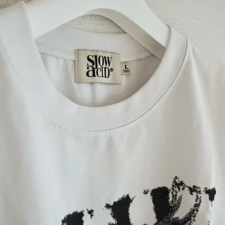 [BUNJANG] Slow Acid Rusty Logo T-shirt - White / L 슬로우애시드 러스티 로고 반팔 티셔츠 화이트