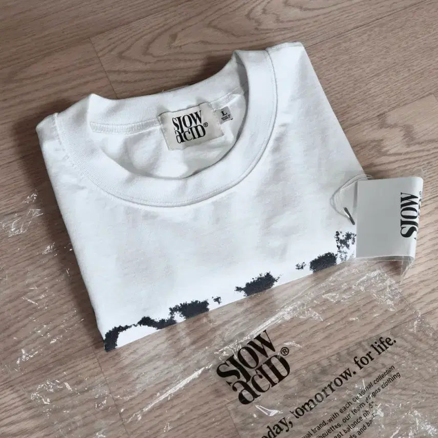 [BUNJANG] Slow Acid Rusty Logo T-shirt - White / L 슬로우애시드 러스티 로고 반팔 티셔츠 화이트