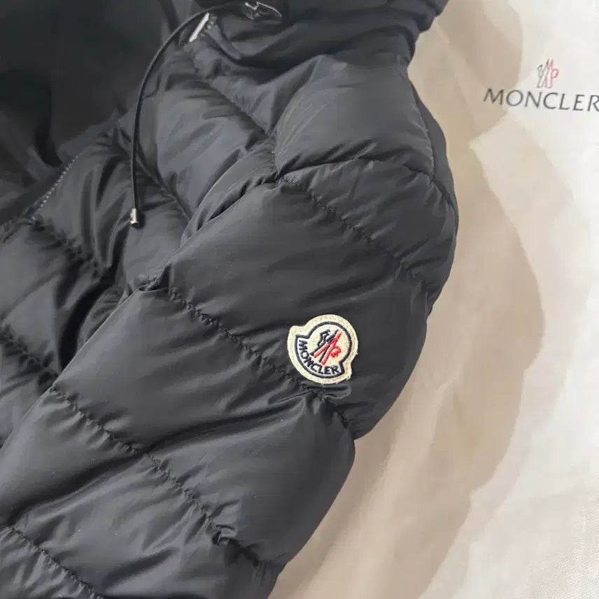 [BUNJANG] Moncler Markeke Short Padded Jacket Black Size 3 / 몽클레어 마크케 숏패딩 블랙 3사이즈