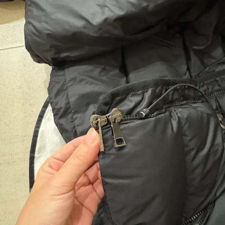 [BUNJANG] Moncler Markeke Short Padded Jacket Black Size 3 / 몽클레어 마크케 숏패딩 블랙 3사이즈