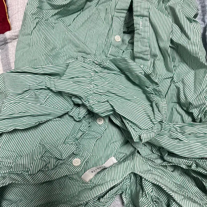 [BUNJANG] ERIYR Green Striped Shirt / ERIYR 녹색 스트라이프 셔츠