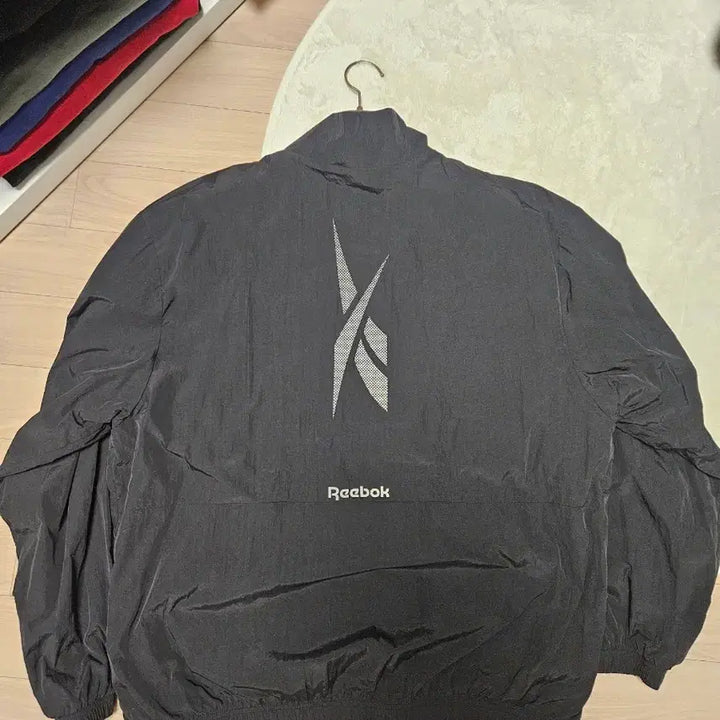 [BUNJANG] Reebok Vector Windbreaker Jacket / 리복 벡터 바람막이