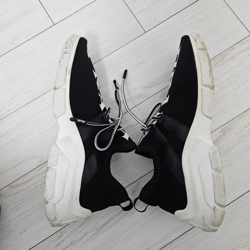 [BUNJANG] Prada Black Knit Sneakers Size 35.5 / 프라다 블랙 니트 스니커즈 35.5 사이즈