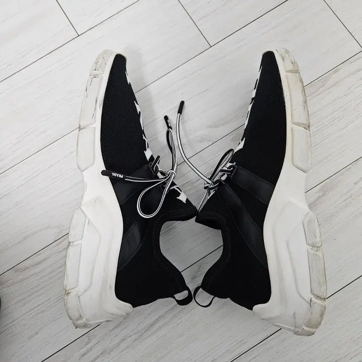 [BUNJANG] Prada Black Knit Sneakers Size 35.5 / 프라다 블랙 니트 스니커즈 35.5 사이즈