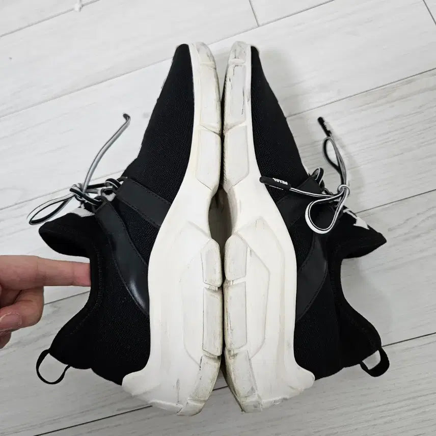 [BUNJANG] Prada Black Knit Sneakers Size 35.5 / 프라다 블랙 니트 스니커즈 35.5 사이즈