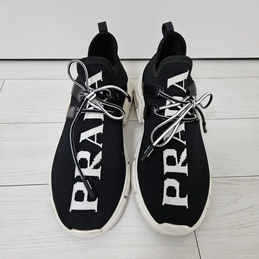 [BUNJANG] Prada Black Knit Sneakers Size 35.5 / 프라다 블랙 니트 스니커즈 35.5 사이즈
