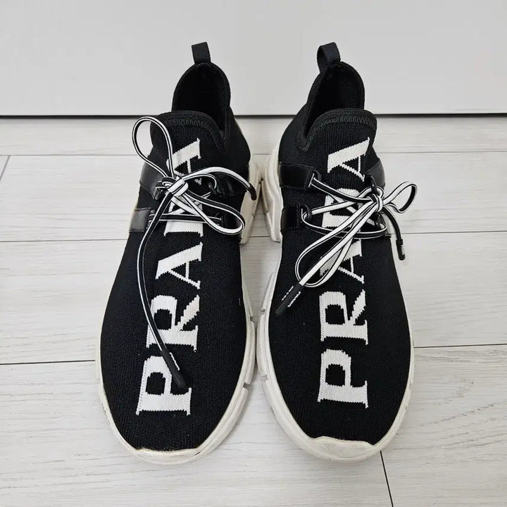[BUNJANG] Prada Black Knit Sneakers Size 35.5 / 프라다 블랙 니트 스니커즈 35.5 사이즈