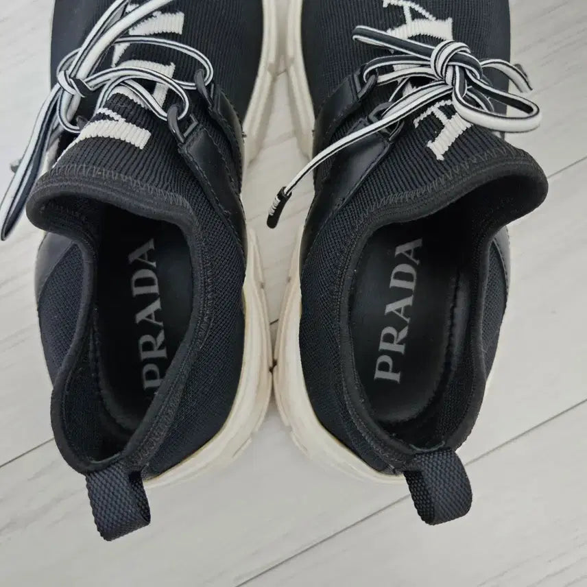 [BUNJANG] Prada Black Knit Sneakers Size 35.5 / 프라다 블랙 니트 스니커즈 35.5 사이즈