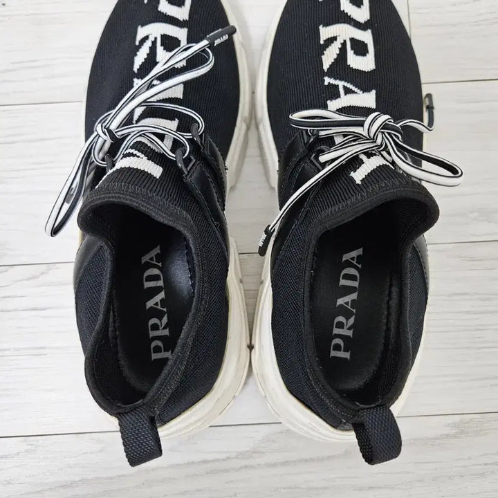 [BUNJANG] Prada Black Knit Sneakers Size 35.5 / 프라다 블랙 니트 스니커즈 35.5 사이즈