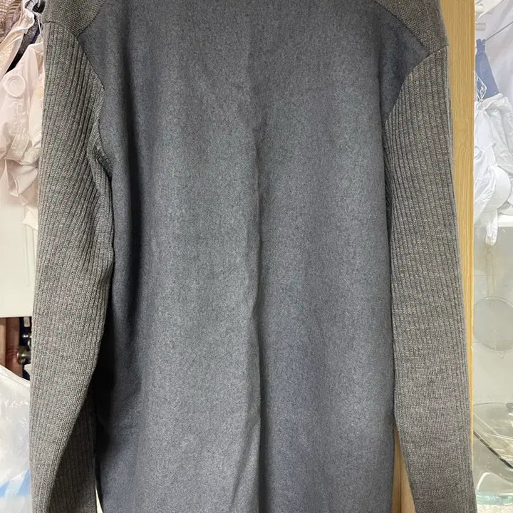 [BUNJANG] Solid Homme Gray Patch Sweatshirt (Size 110) / 솔리드옴므 그레이 니트 패치 맨투맨 사이즈(110)