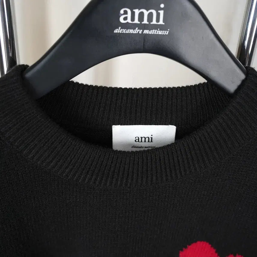 [BUNJANG] AMI Black Heart Logo Knit Sweater / 아미 블랙 하트 로고 니트 스웨터