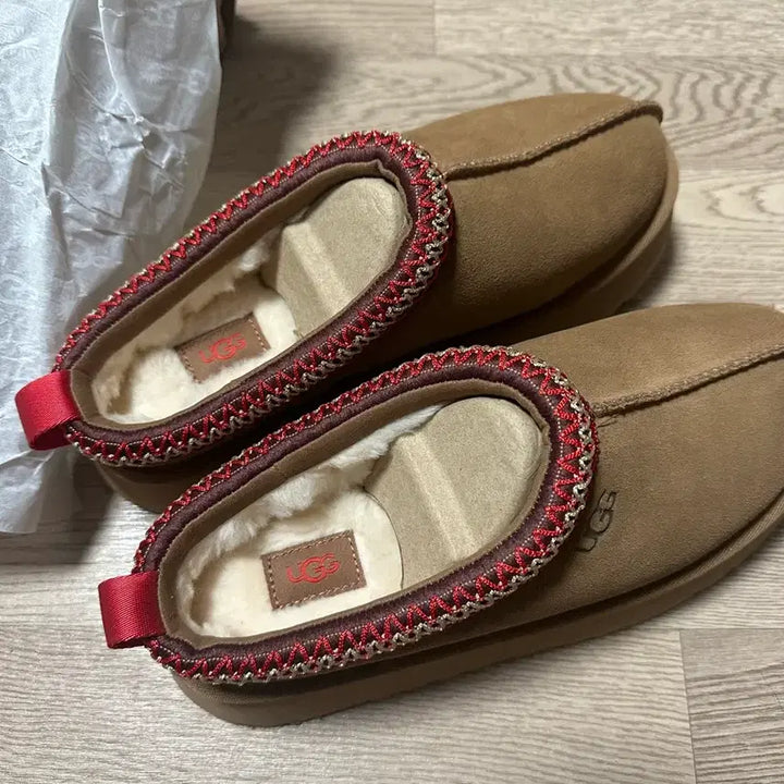 [BUNJANG] UGG Tazz Slipper Chestnut W8 (250) - New / (새상품) 어그 타즈 슬리퍼 체스트넛 W8 250