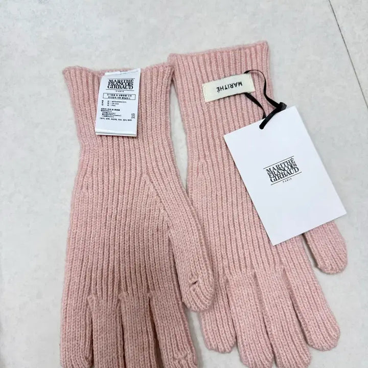 [BUNJANG] Marithe Scarf and Glove Set (Pink/Beige) / 마리떼 목도리/장갑 세트 (핑크/베이지)