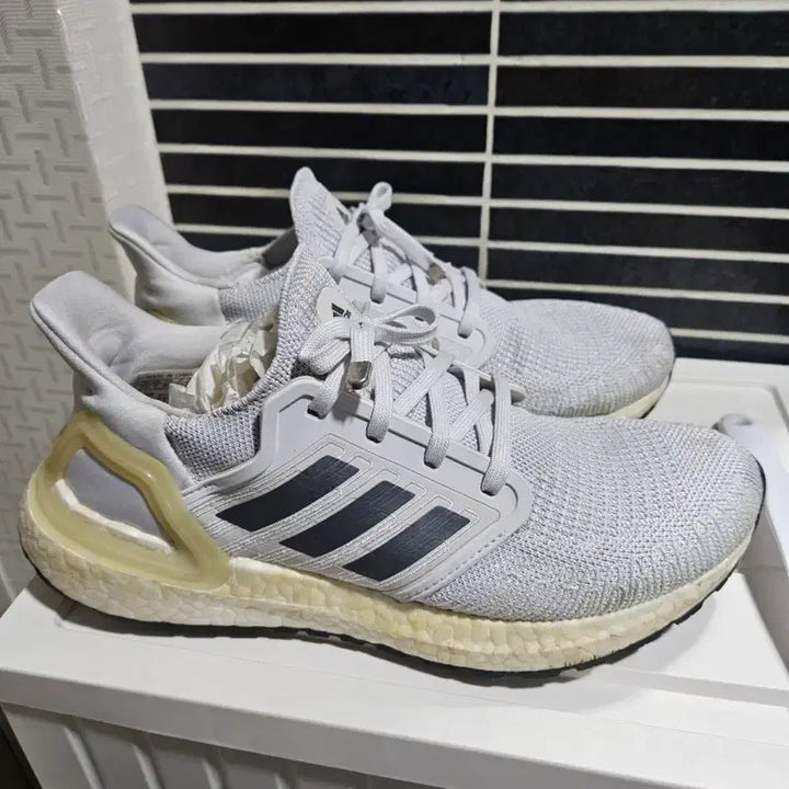[BUNJANG] Adidas Ultraboost 255 Sneakers / 아디다스 울트라부스트 255
