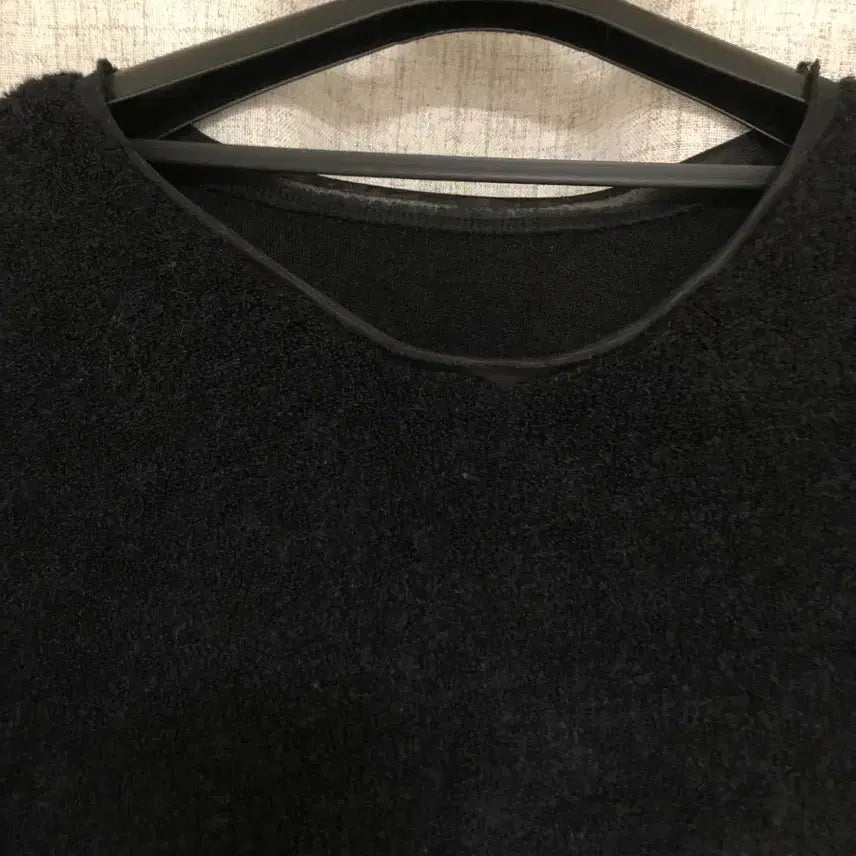 [BUNJANG] YUJE Fluffy Silk Knit (Black) / YUJE 유제_Fluffy Silk Knit (black)