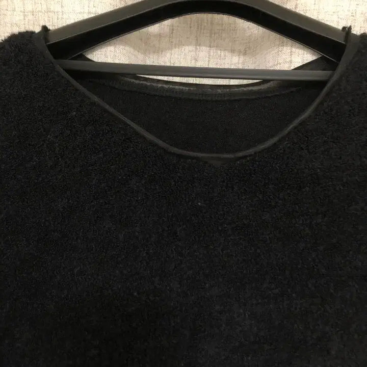 [BUNJANG] YUJE Fluffy Silk Knit (Black) / YUJE 유제_Fluffy Silk Knit (black)