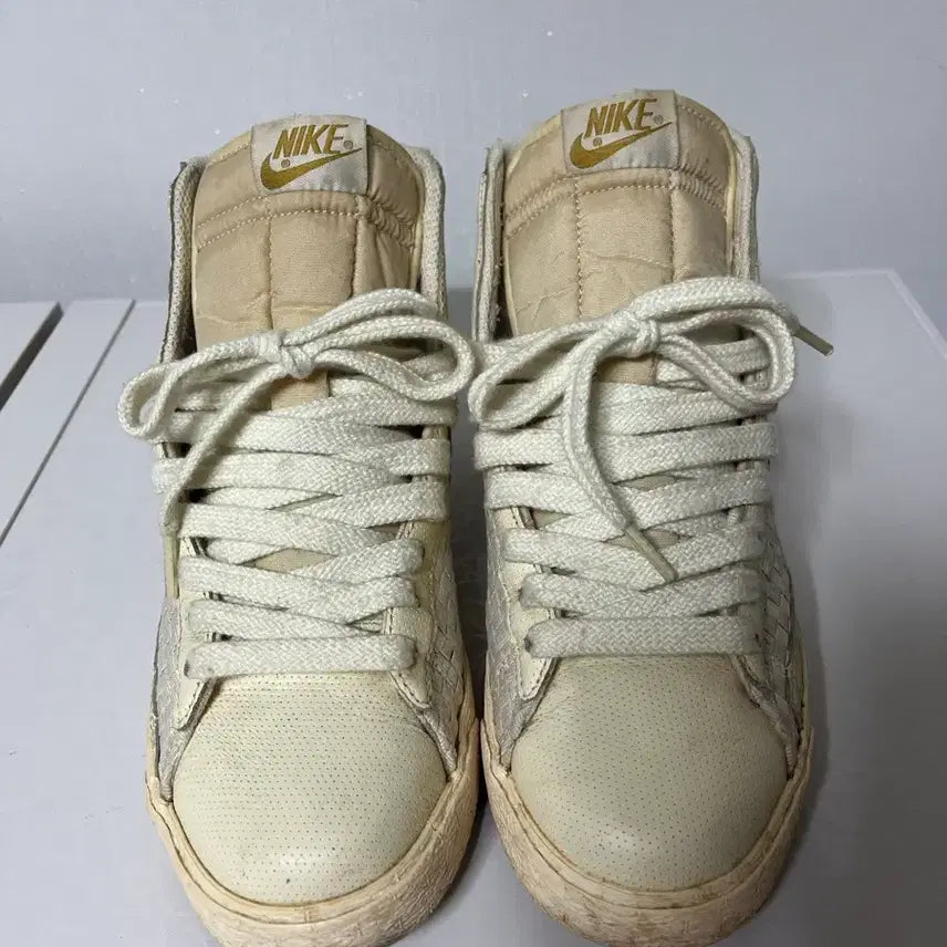 [BUNJANG] Nike Woven Blazer Yuna Kim White Gold Sneakers / 나이키 우븐 블레이저 흰금 255 김연아 블레이져 희귀 레어