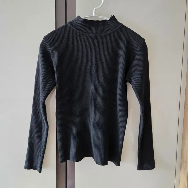 [BUNJANG] Attrangs Ribbed Turtleneck (Black) / 아뜨랑스 반목 골지 폴라티(블랙)