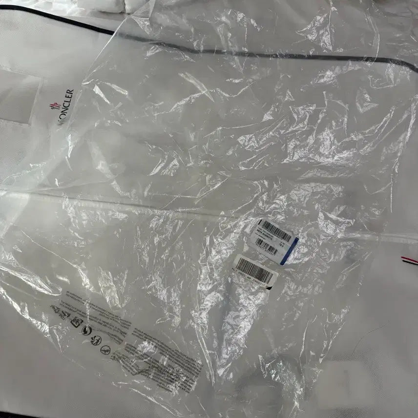 [BUNJANG] Moncler Maya White Jacket / 23fw 몽클레어 마야 3사이즈 풀구성