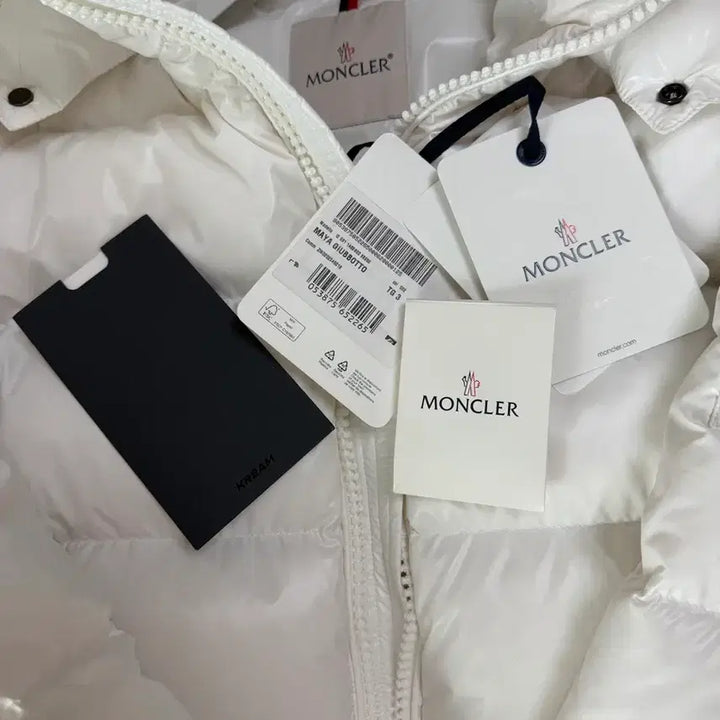 [BUNJANG] Moncler Maya White Jacket / 23fw 몽클레어 마야 3사이즈 풀구성